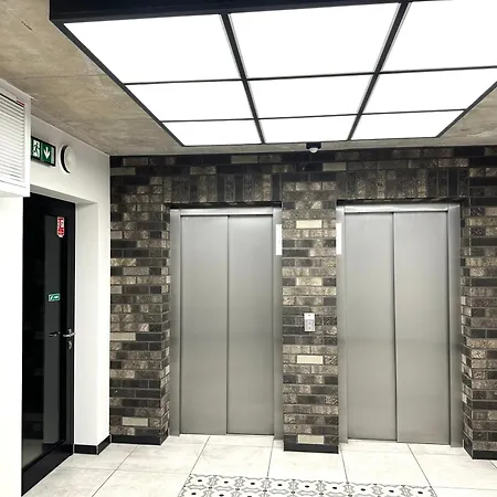 Traugutta - Fitness & Parking アパート *